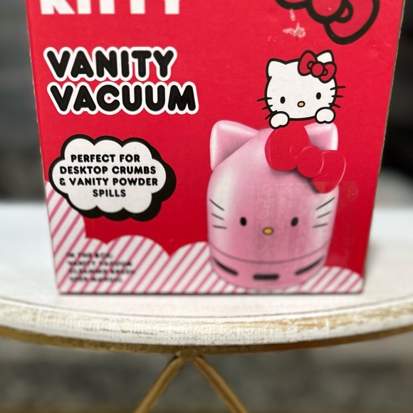 Hello Kitty pink vanity mini vacuum - New & Sealed - Picture 3 of 3
